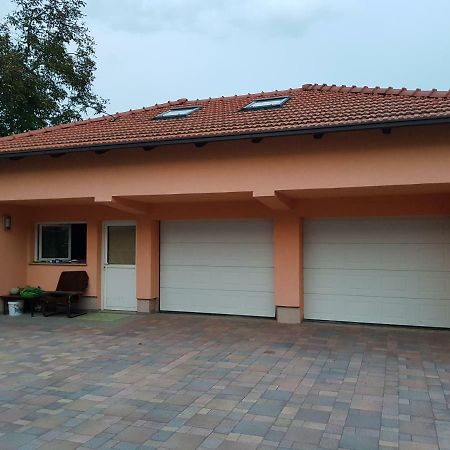A&T Apartment Zaprešić Екстериор снимка